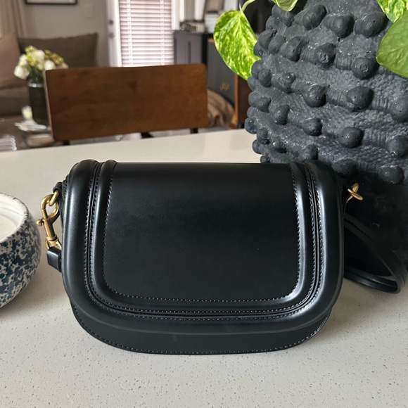 NWOT. Zara cross body bag. - Picture 4 of 11